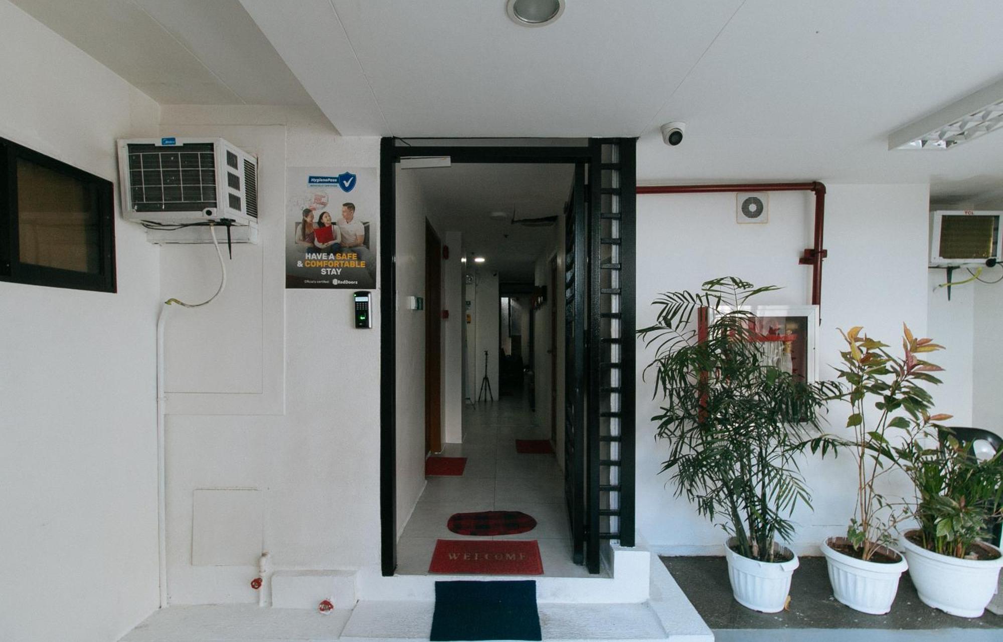 סן פדרו מקאטי Reddoorz At Dbuilders Rooms Bangkal Makati מראה חיצוני תמונה